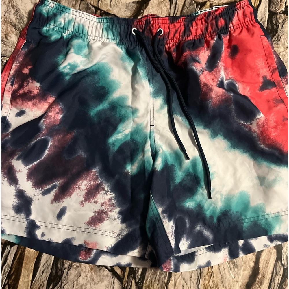 Men’s Medium Aeropostale board shorts